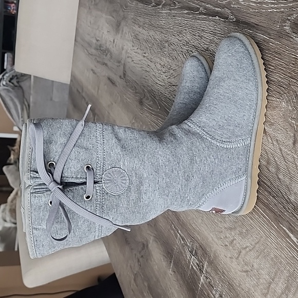 RARE! UGG Heathered Gray Jersey Knit Lightweight Boots in Size 5 - Picture 5 of 11